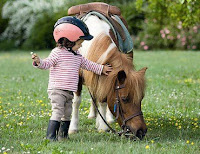 enfant avec poney